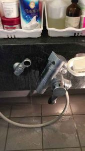 お湯の勢いが弱いTOTO製の蛇口
