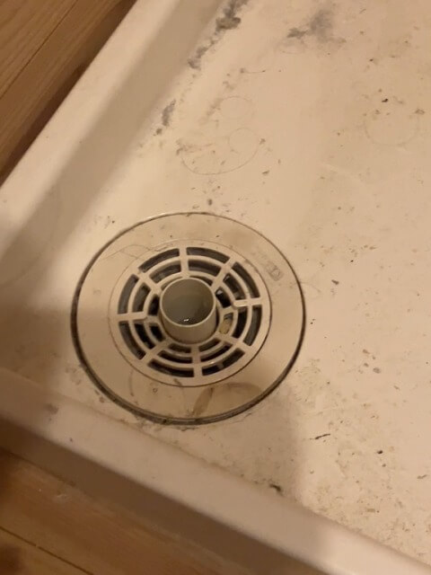 2025-11-7-Laundry-drain-clogged-3