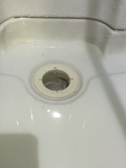 2026-1-16-shower-room-clogged-3