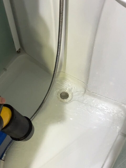 2026-1-16-shower-room-clogged-7