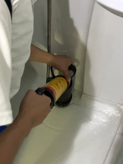 2026-1-16-shower-room-clogged-8