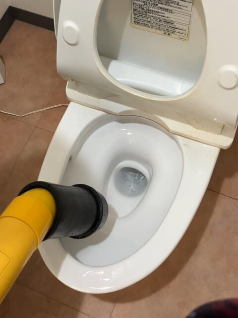 2026-1-2-clogged-toilet-11