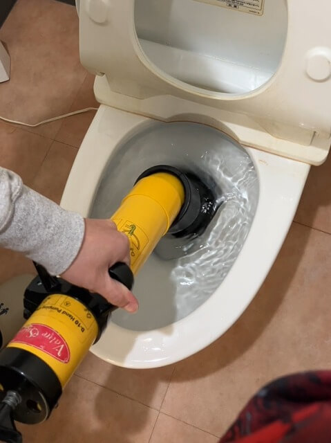 2026-1-2-clogged-toilet-9