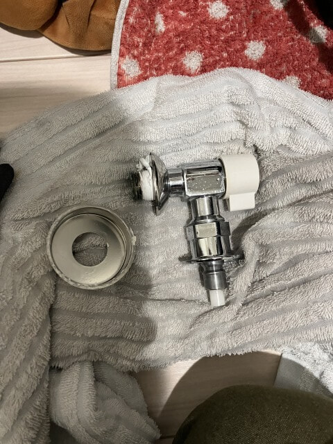 2026-3-6-change-the-direction-of-the-washing-machine-faucet-13