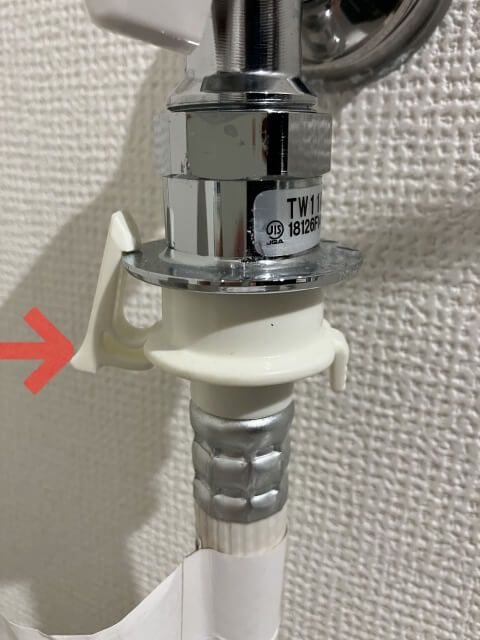 2026-3-6-change-the-direction-of-the-washing-machine-faucet-5