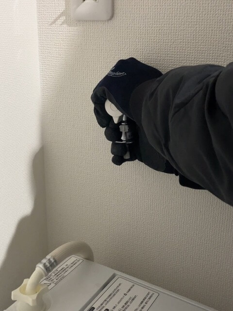 2026-3-6-change-the-direction-of-the-washing-machine-faucet-9